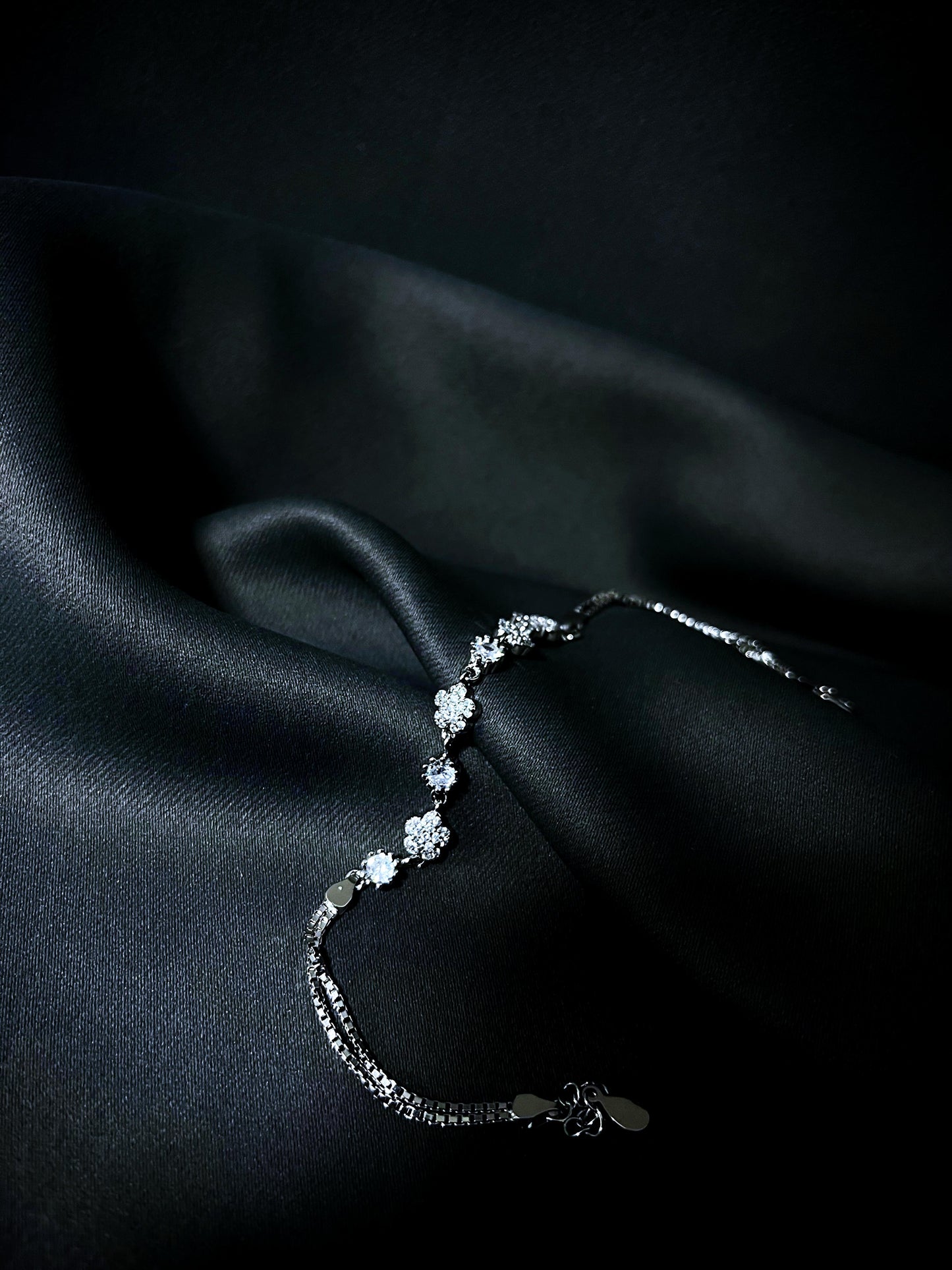 Funkelnde Blumen Armband